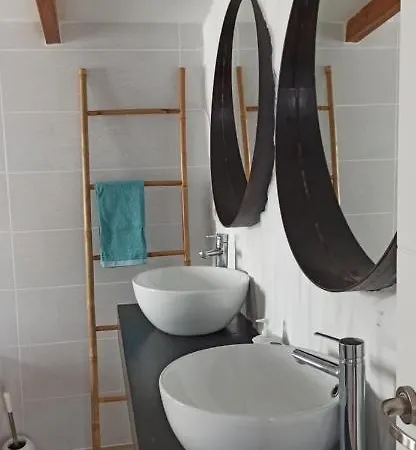 Beautiful Chalet With Wifi And Free Parking Arona  Esterno foto