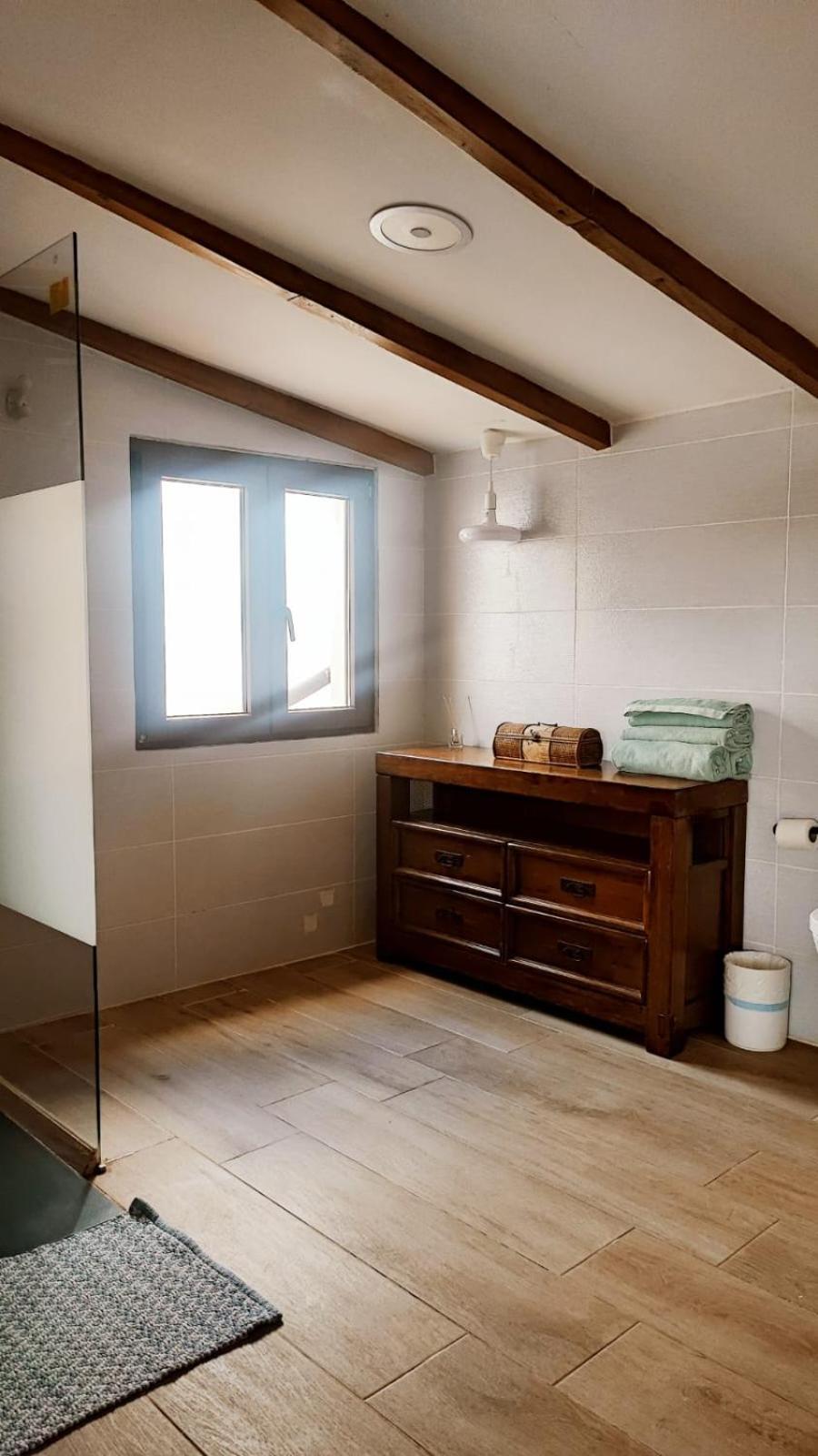 Beautiful With Wifi And Free Parking Hébergement de vacances *